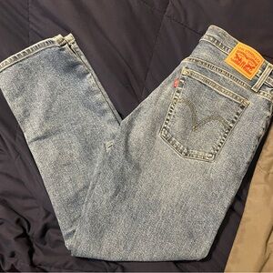 Levi's Women’s Light Blue Straight Jeans